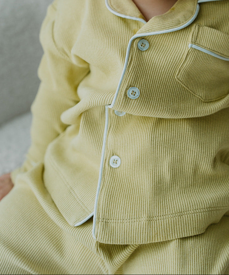 A shade of chartreuse
